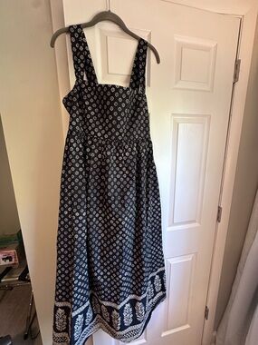 size 16 j. Crew black block  Printed Sundres